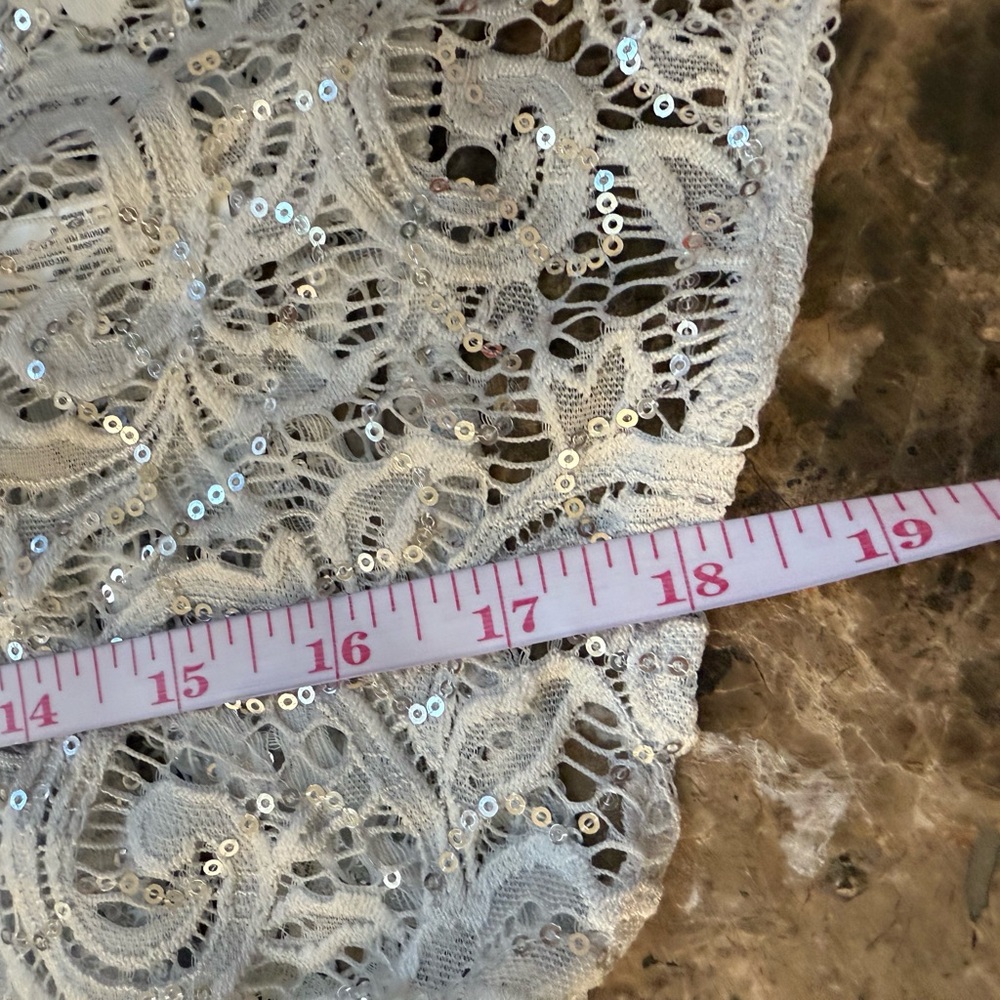 Free People NWOT Sequin Lace Cropped Cami Tank Scoop Neck Rise Intimately Sz XS - Picture 7 of 10